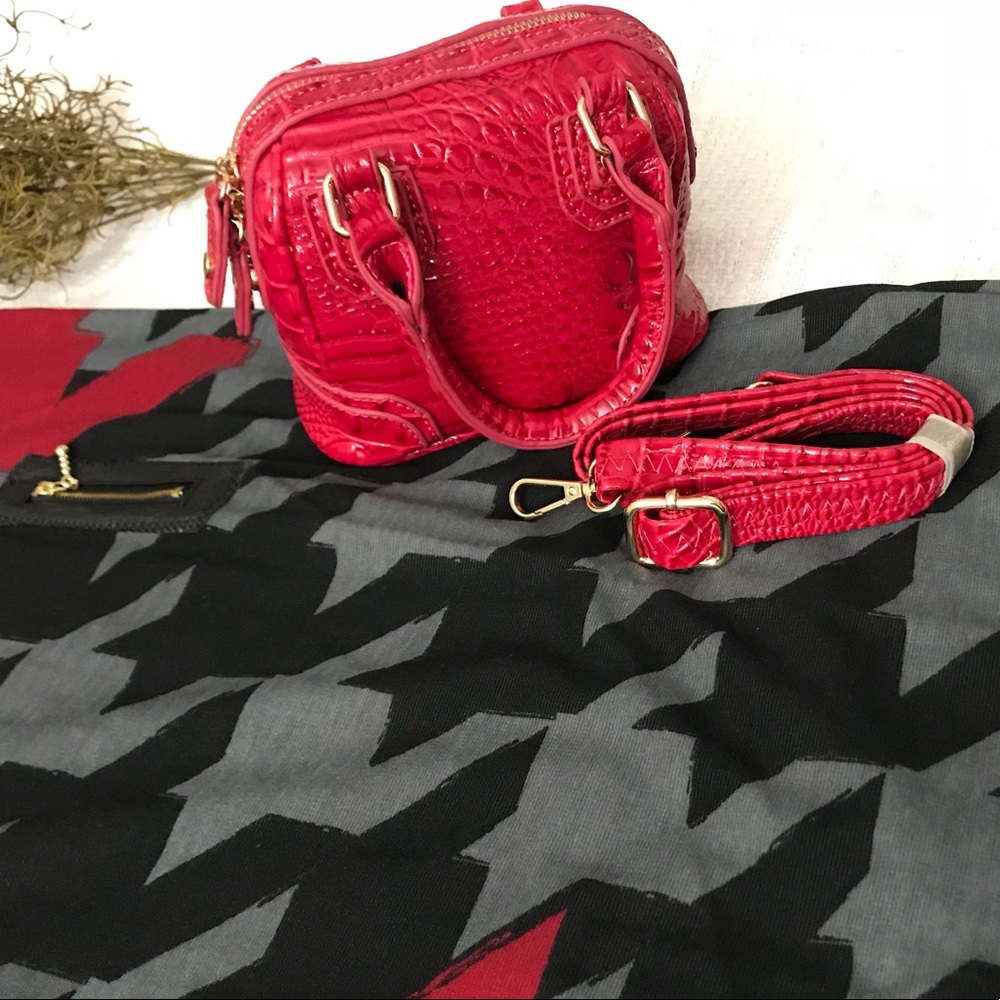 Stunning mini Satchel - Picture 2 of 4